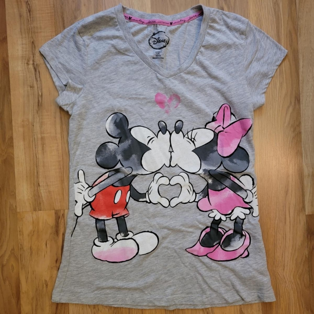 NEW! Disney Mickey and Minnie Mouse Short Sleeve T-Shirt